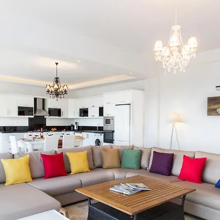 Vila Islamlar Sleeps 6 With Pool Air Con And Wifi
