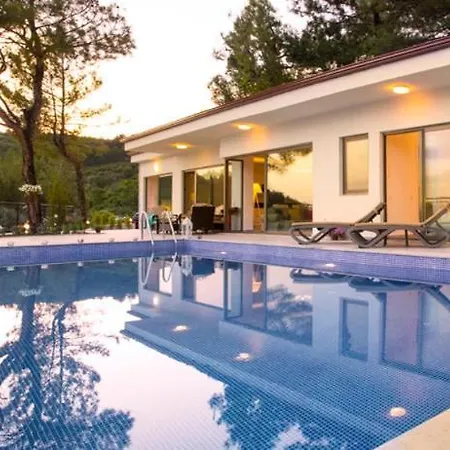 Islamlar Sleeps 6 With Pool Air Con And Wifi Vila *